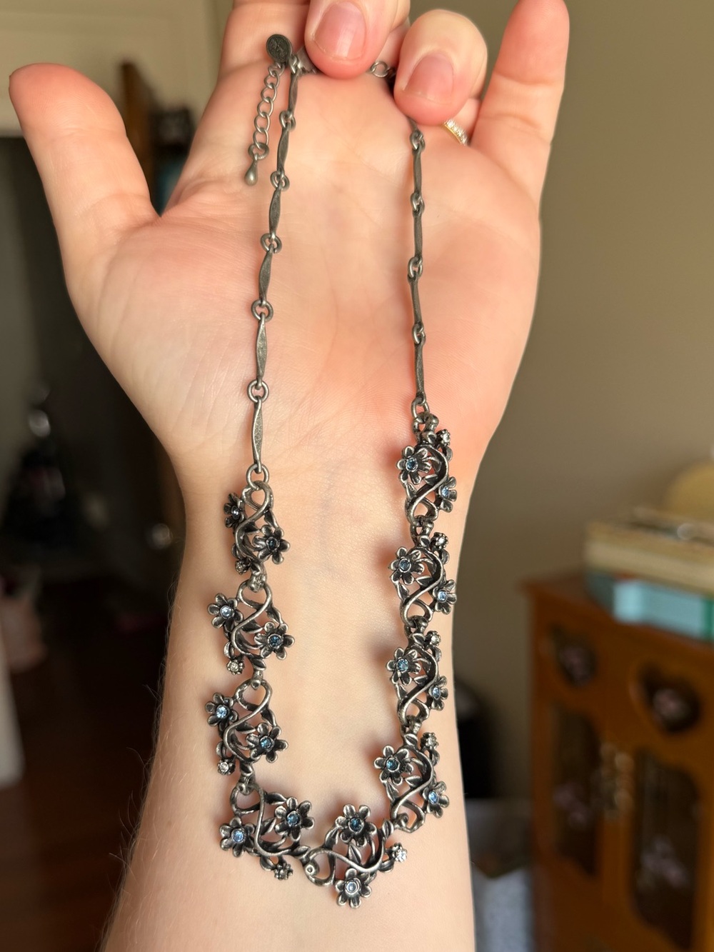 VTG Y2K Park Lane floral necklace with blue rhinestones